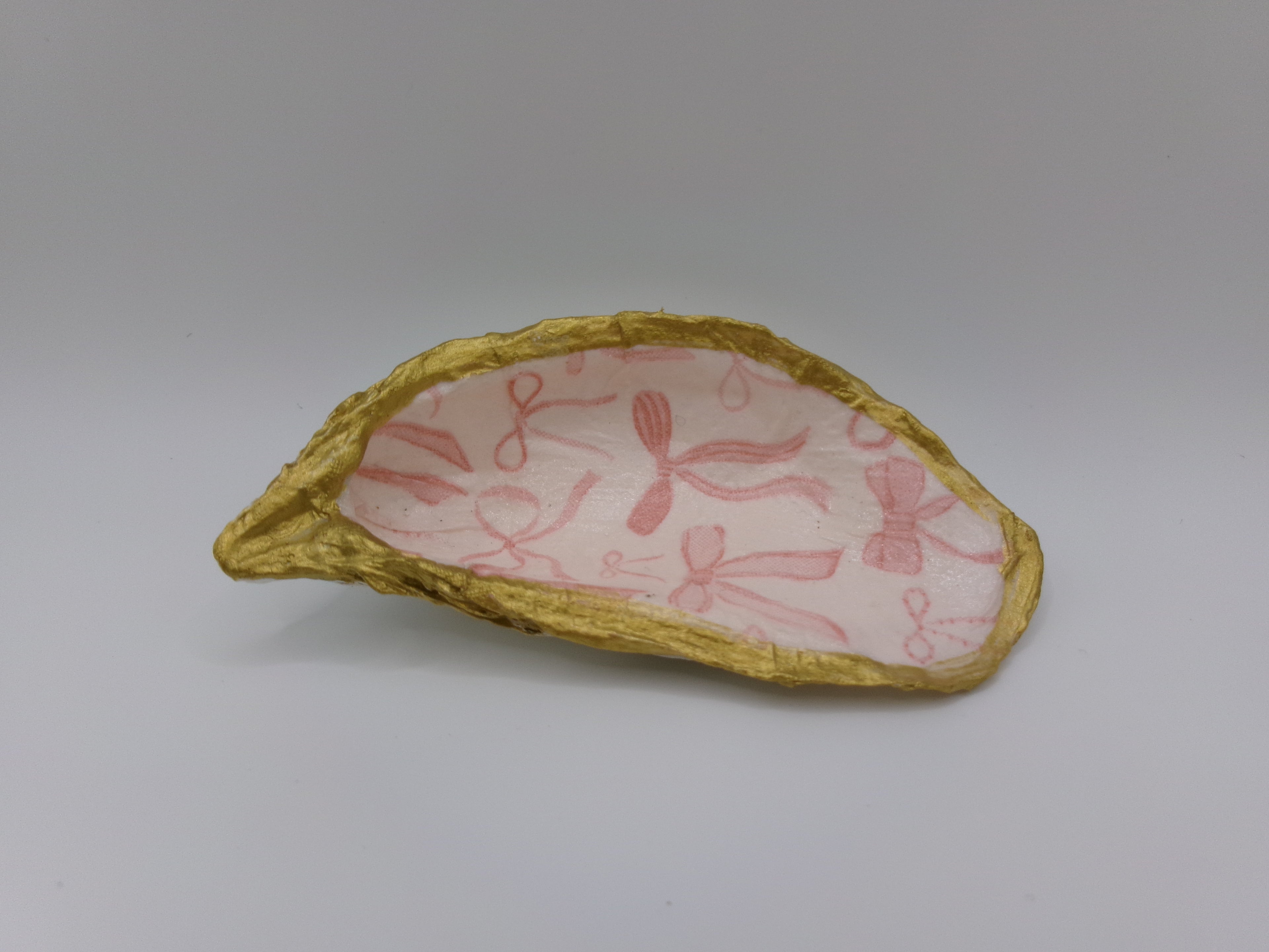 Pink Bow Oyster Dish