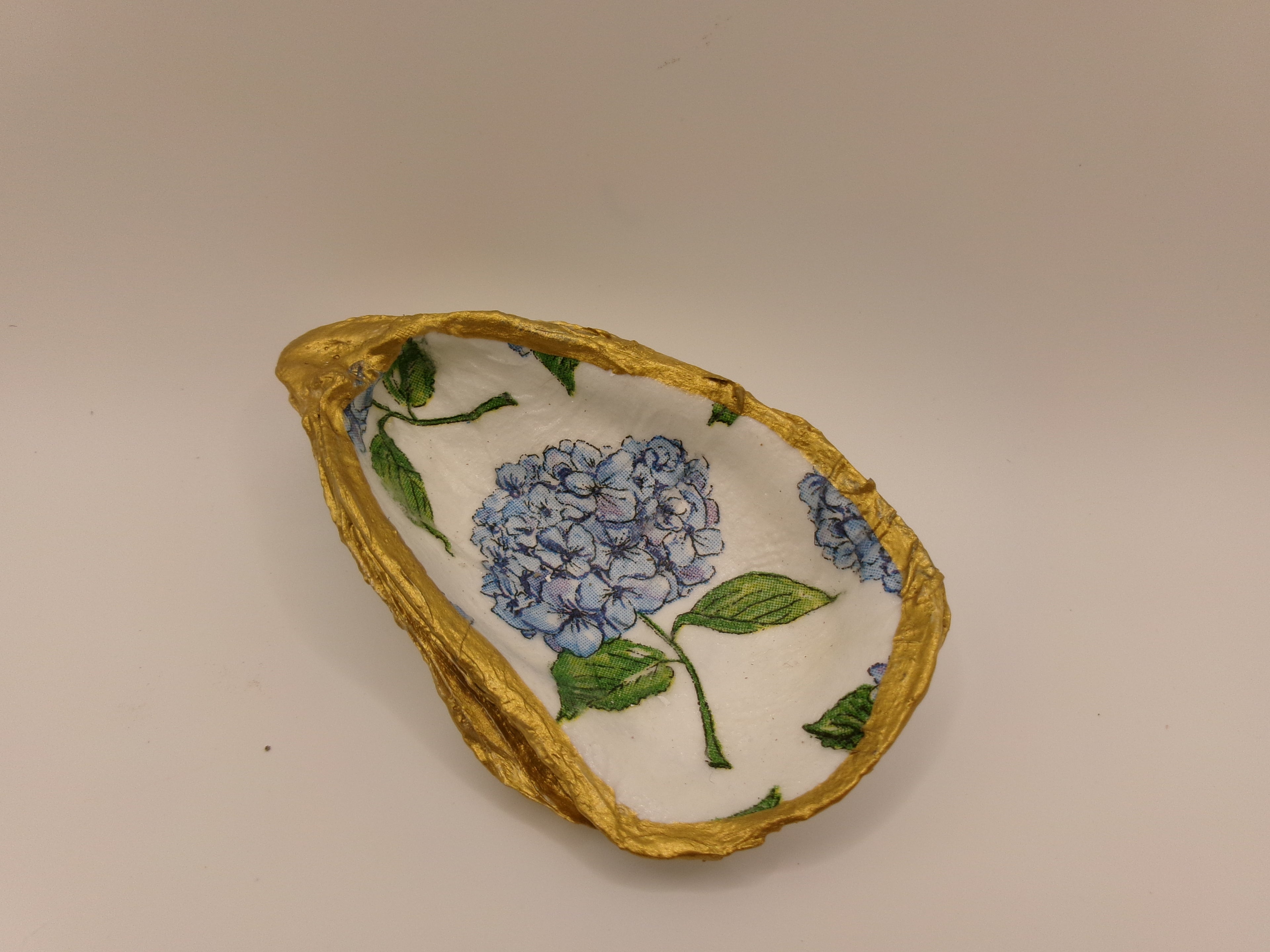 Blue Hydrangea Oyster Dish