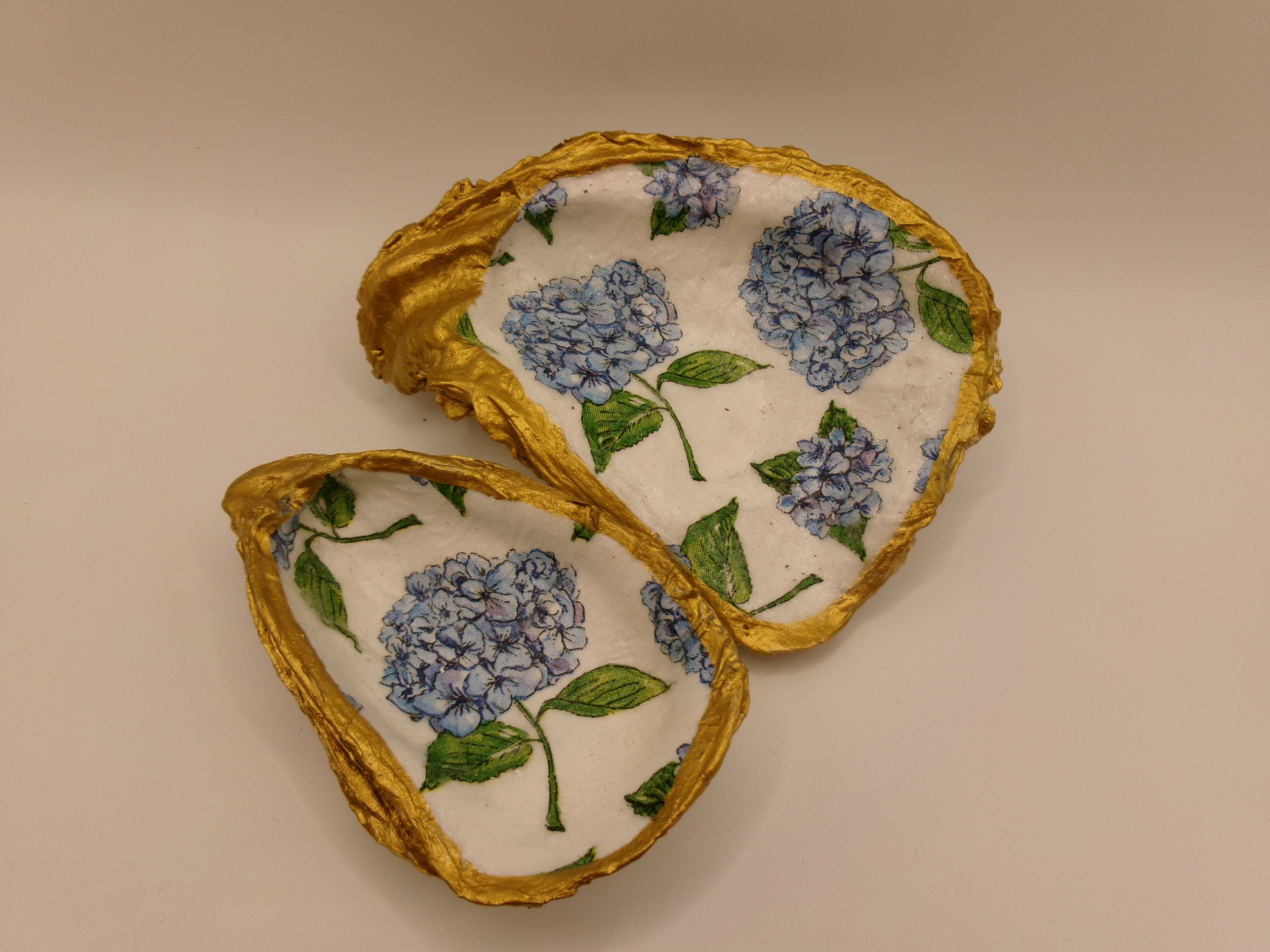 Blue Hydrangea Oyster Dish